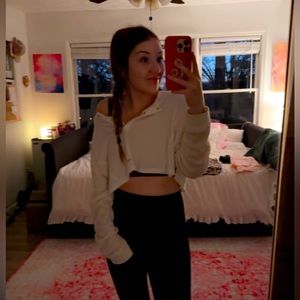 Meet your Posher, Ella